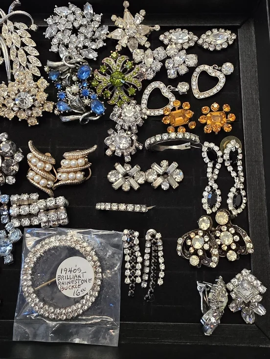 2 Trays Huge Bling Vintage To Antique Earring Necklace Brooch Lot Bundle - Picture 5 of 15